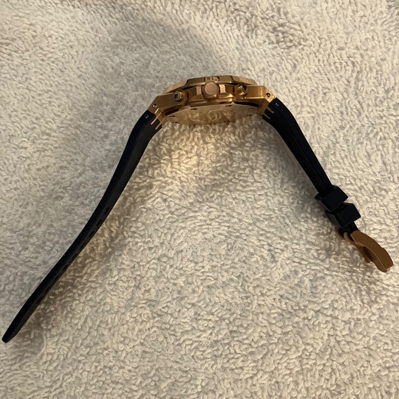 Mens Watch - Picture 3 of 5